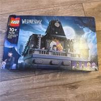 LEGO Wednesday: Wednesday & Enid's Dorm Room (76781) (BOX SLIGHTLY DAMAGED)