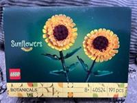 LEGO Botanicals Sunflowers - Yellow Faux Flowers Building Set - Desk Decoration