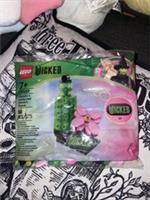LEGO 75680 Wicked Movie Elphaba's Bottle and Glinda's Flower Vue