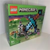 Lego Minecraft Set 21244 - The Sword Outpost - Brand New Sealed Box