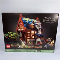 LEGO IDEAS SET 21325 MEDIEVAL BLACKSMITH BUILDING - BRAND NEW