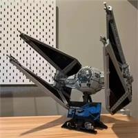 TIE Interceptor Building Set / 1931 Pieces & 1 Minifigure