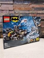 Lego DC 76118 Batman - Mr Freeze Batcycle Battle - NEW.