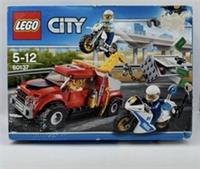 LEGO CITY: Tow Truck Trouble (60137)