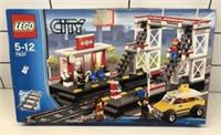 LEGO CITY 7937: Train Station, Brand New, Sealed, 2010 Rare item BJ20