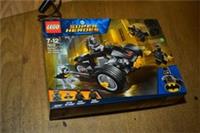 LEGO 76110 Superheroes DC Batman : The Attack of the Talons : New Sealed