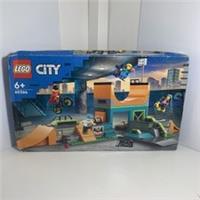 LEGO CITY: Street Skate Park (60364) (New Condition) Retired Set