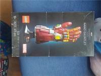 LEGO Super Heroes: Nano Gauntlet (76223) - Damaged box