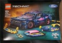 LEGO 42236 Custom Garage Ford Mustang - Brand New Sealed - Slight Damaged To Box