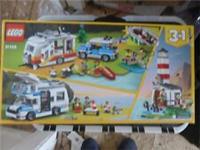 LEGO 31108 Creator Caravan Family Holiday 3-in-1 Camping Set 766 Pieces Age 9+