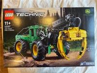 Lego Tecnic John Deere 948L-11 Skidder 42157