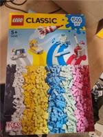 LEGO 11032 Classic Creative Colour Fun 1500 pieces Building Brick Set NEW SEALED