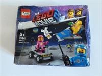 The LEGO Movie 2 Benny's Space Squad Set 70841 new sealed VERY SQUASHED BOX