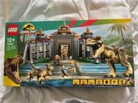 Lego Jurassic World Visitor Centre: T Rex & Raptor Attack 76961