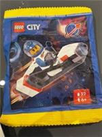 Lego City Astronaut Minifigure with Space Hoverbike - 952504