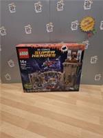 LEGO DC SUPER HEROES BATMAN CLASSIC TV SERIES BATCAVE 76052 NEW AND SEALED