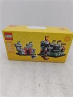 LEGO 40775 Mini Knights Castle Building Set Collectable Toy
