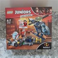 LEGO 10759 Juniors: Elastigirl's Rooftop Pursuit (10759)