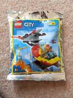 LEGO CITY FIRE HELICOPTER & PILOT MINIFIGURE #952301 BRAND NEW IN SEALED BAG