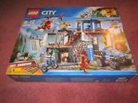 LEGO City (Mountain Police Headquarters 2018) 60174 - NEW/BOXED/SEALED