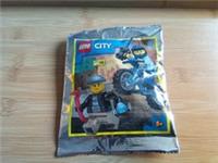 Lego City Police Officer on Bike & Criminal Bag #952211 Brand New & Sealed