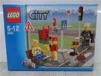 LEGO 8401 City Set Minifigure Collection 2009 NEW AND SEALED