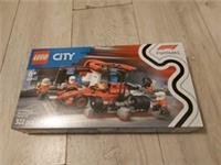 LEGO City Formula F1 Pit Stop Pit Crew with Ferrari Car (60443) BRAND NEW SEALED