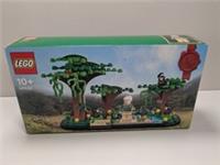 LEGO Jane Goodall Tribute 40530 Promotional Set Chimpanzees Minifigure 275pc