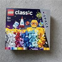 LEGO CLASSIC: Creative Space Planets (11037)