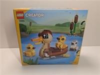LEGO Creator Duck Family 40885 Mother Duck & Ducklings Animal Toy 262pc