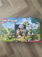 LEGO FRIENDS: Beekeepers' House and Flower Garden (42669)