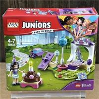 LEGO 10748 Juniors: Emma's Pet Party, Brand New, Boxed.