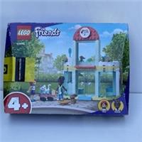 LEGO Friends 41695 Pet Clinic Building Set Vet Room New And Sealed