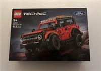 LEGO Technic Ford Bronco SUV 42213 943 pcs Complete Building Kit