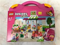 Lego 10684 Juniors Supermarket Suitcase 134 pieces age 4 - 7 ~NEW Lego Sealed