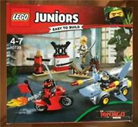 Lego 10739 Juniors Ninjago Shark attack 108 pieces ~NEW Lego Sealed~