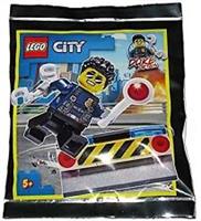 LEGO City Duke Detain Policeman Minifigure Foil Pack Set 952011