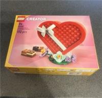LEGO CREATOR Celebration Series: Valentines Day Box Gift 40759 New & Sealed