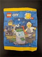 LEGO CITY POLICEMAN AND CROOK WITH ATM #952304 NEW IN SEALED BAG 2 MINIFIGURES