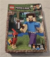 LEGO Minecraft: Steve BigFig with Parrot (21148) - BOX DAMAGE