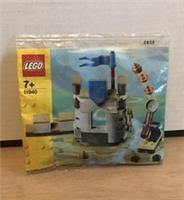 LEGO CREATOR CASTLE FORTRESS DEFENCE 11940 Brand New And Sealed