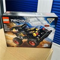 LEGO TECHNIC MONSTER JAM GRAVE DIGGER FIRE AND ICE 42219
