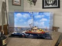 BRIXBOX Display case for LEGO Ideas Jaws - 21350