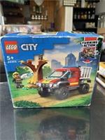 LEGO CITY: 4x4 Fire Engine Rescue (60393)