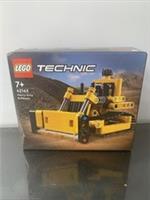 LEGO TECHNIC: Heavy-Duty Bulldozer (42163)