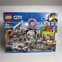 LEGO CITY: Donut shop opening (60233)