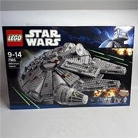 LEGO Star Wars: Millennium Falcon (7965)