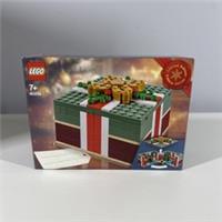 LEGO Seasonal: Christmas Gift Box (40292)