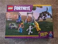 LEGO Fortnite Peely & Sparkplug's Camp Set 77075