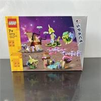 LEGO 40716 Space Alien Planet Habitat Set 7+ New Sealed. Retired.